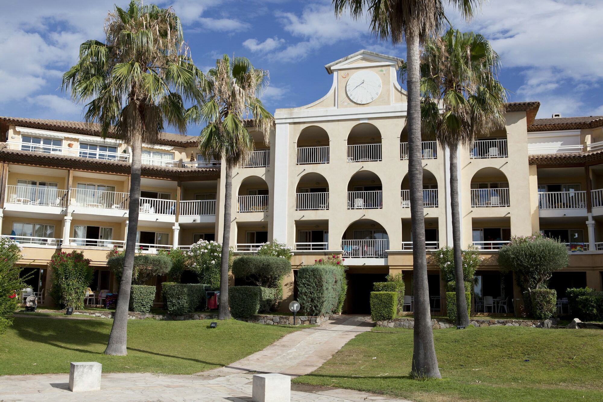 لي إيسامبر Pierre & Vacances Residence Les Rivages Des Issambres المظهر الخارجي الصورة