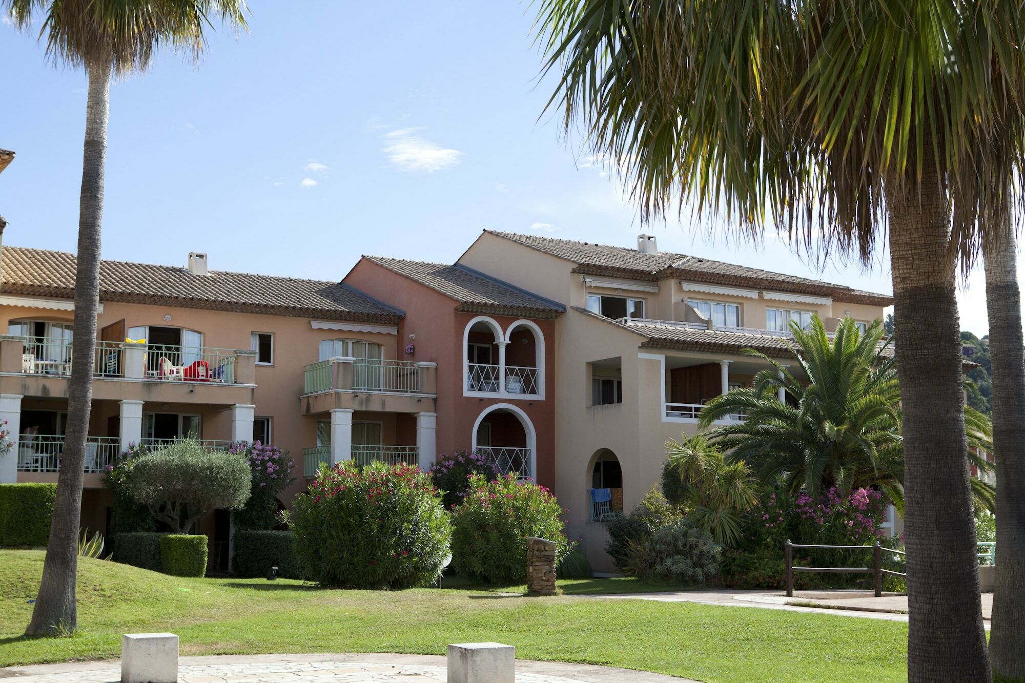 لي إيسامبر Pierre & Vacances Residence Les Rivages Des Issambres المظهر الخارجي الصورة